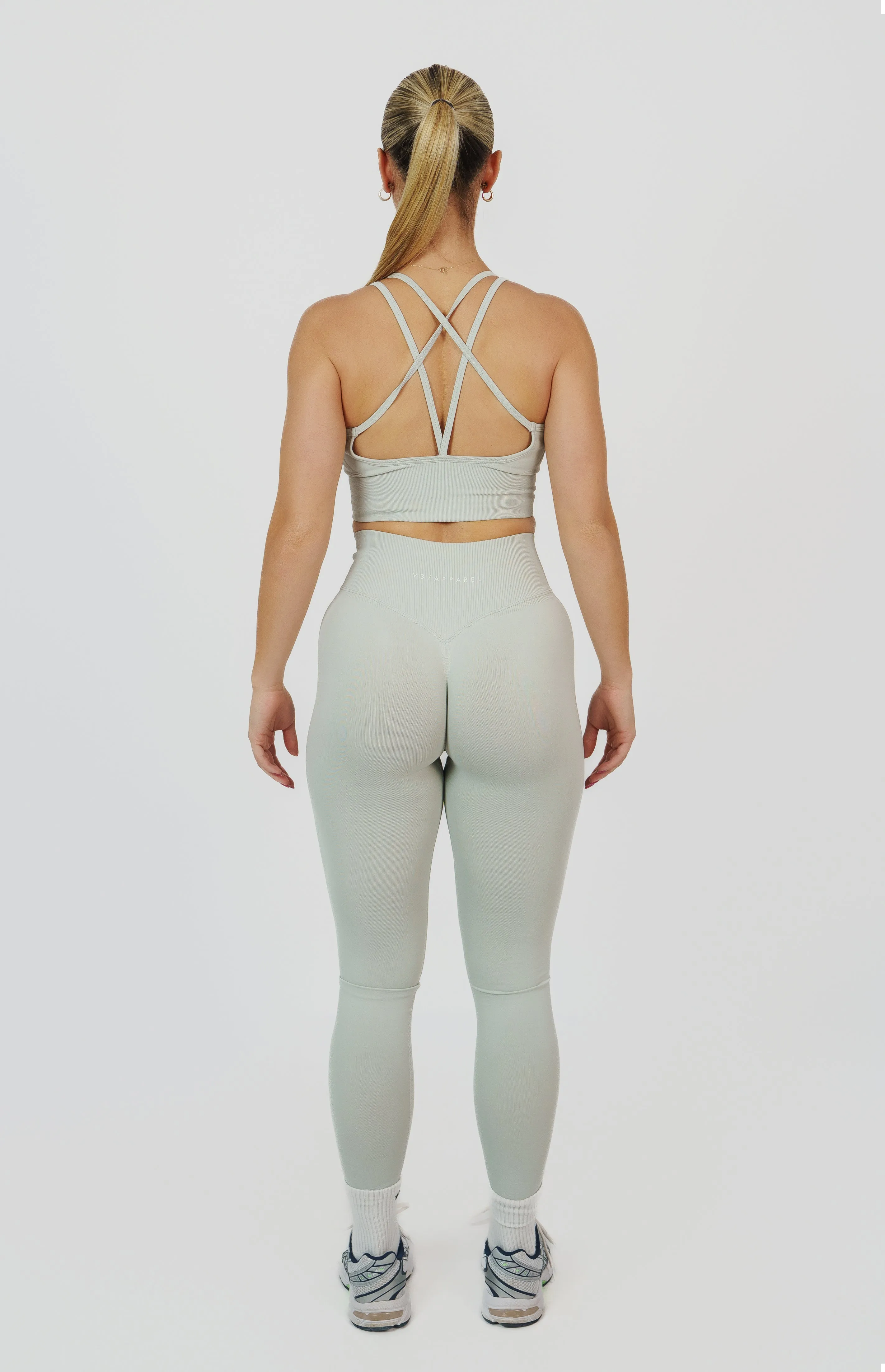 Form Seamless Scrunch Leggings & Sports Bra Set - Light Grey