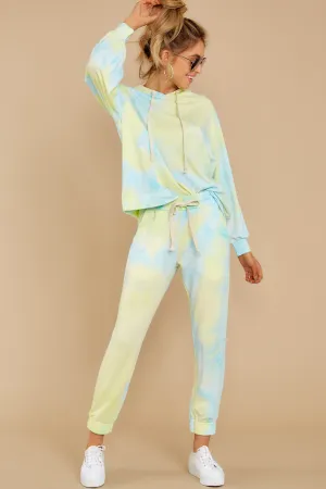 HANG AROUND LIME TIE DYE LOUNGE SET