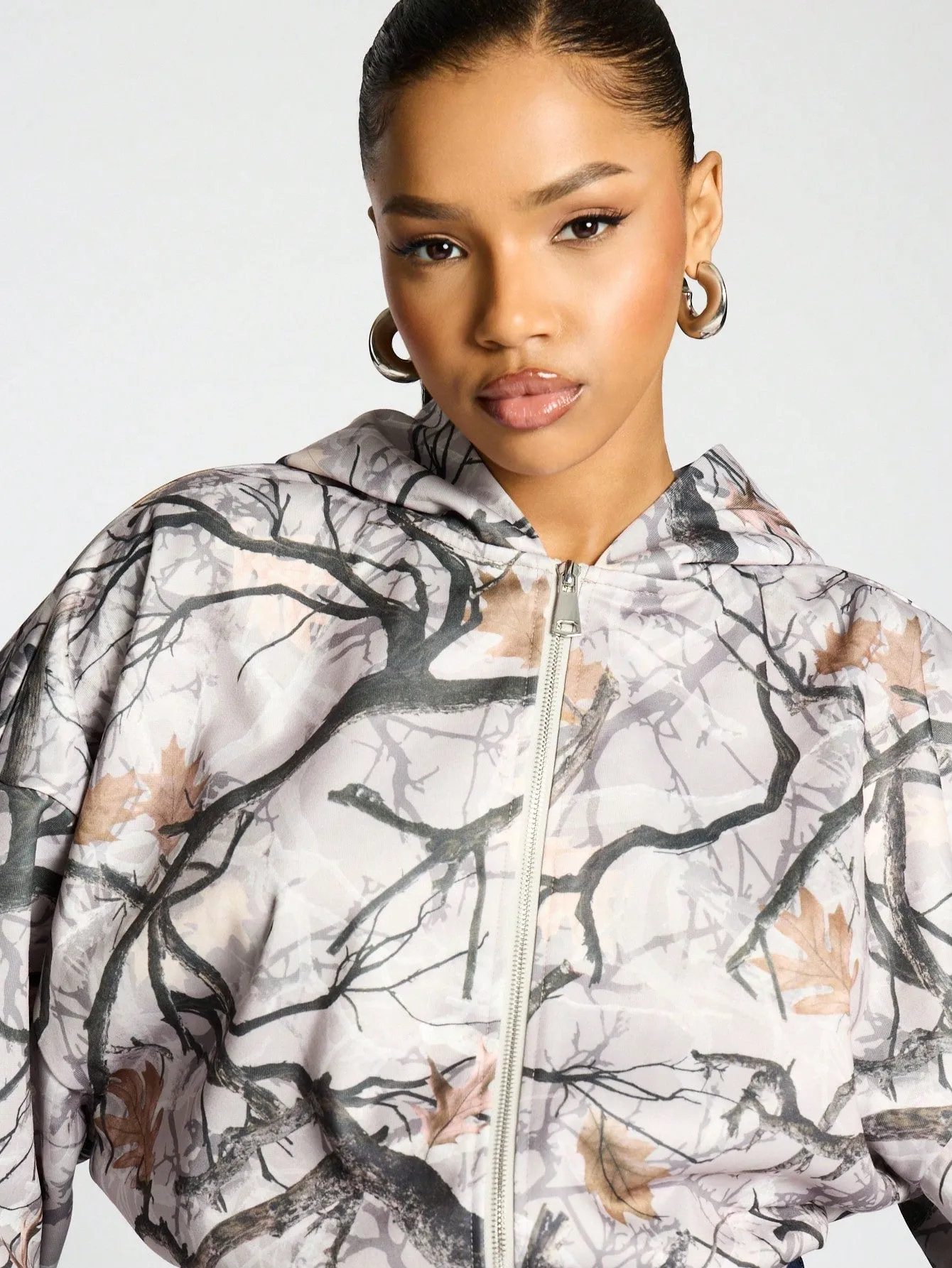 SUMWON WOMEN Crop Camo Print Hoodie With Balloon Sleeve