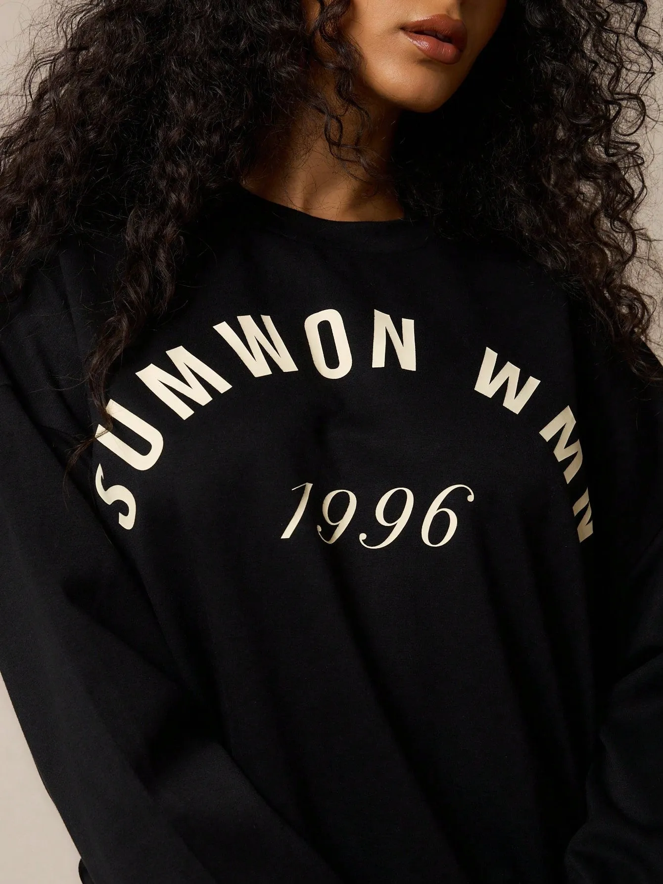 SUMWON WOMEN Essential Oversized Sweatshirt With Front Graphic Print