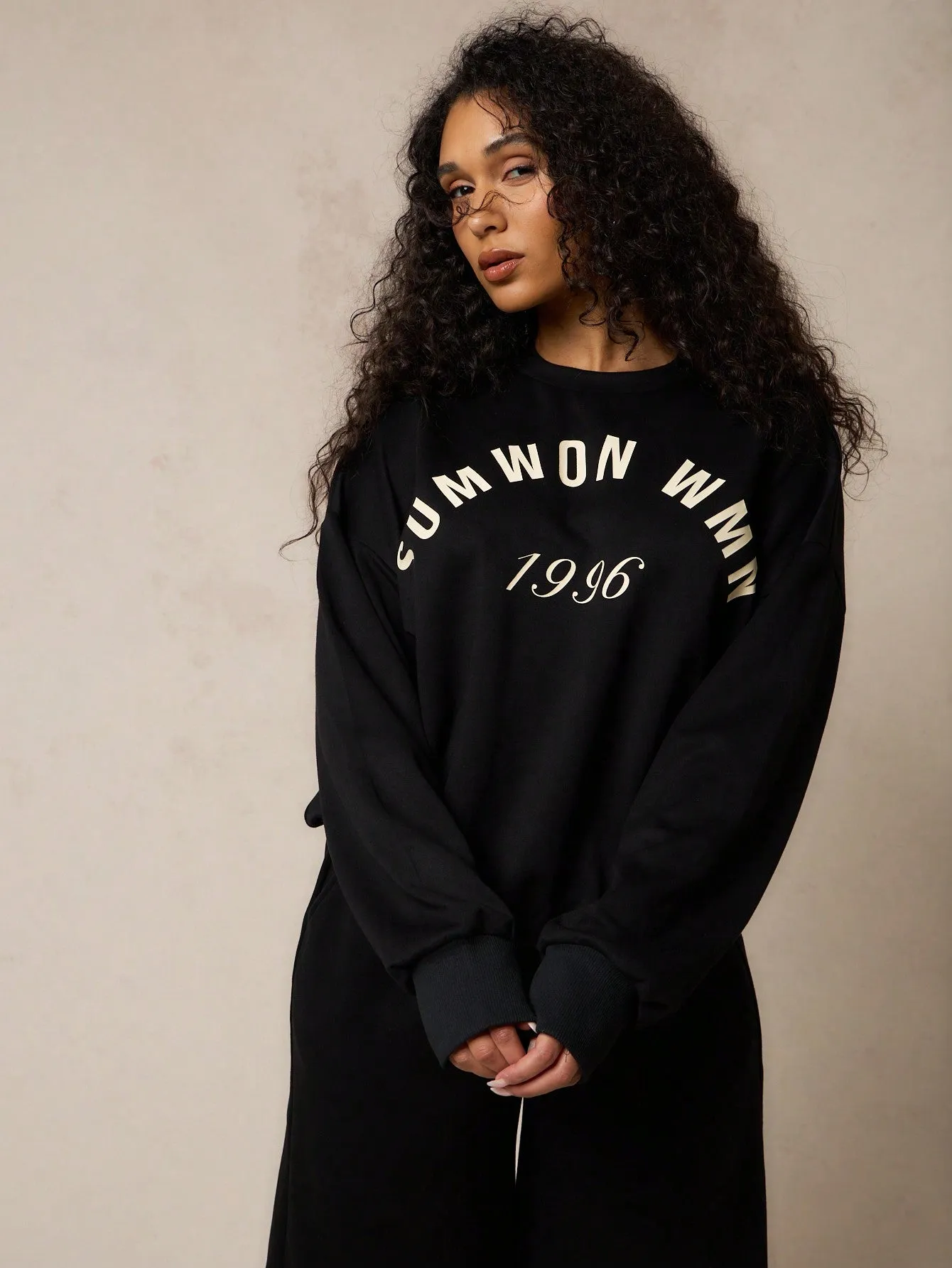 SUMWON WOMEN Essential Oversized Sweatshirt With Front Graphic Print